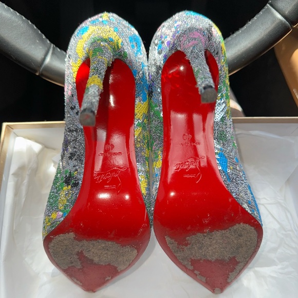 Christian Louboutin - Picture 6 of 9